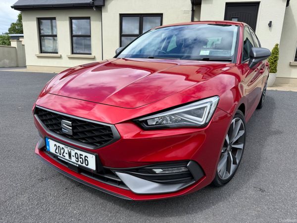 SEAT Leon Hatchback, Petrol, 2020, Red
