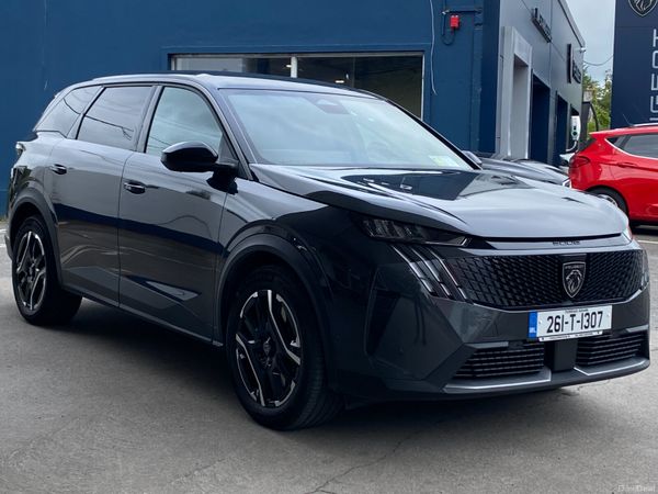 Peugeot 5008 MPV, Electric, 2026, Grey