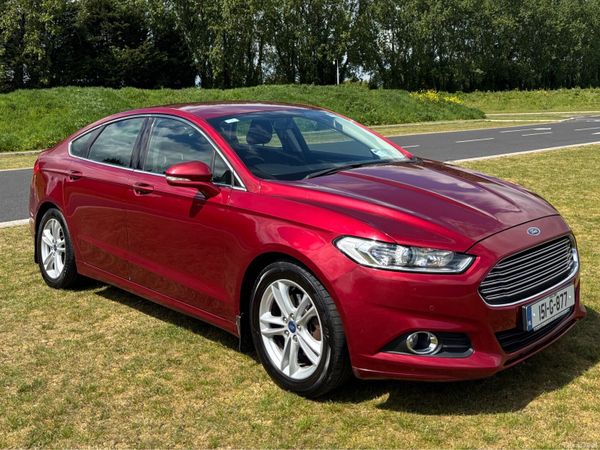 Ford Mondeo Hatchback, Diesel, 2015, Red