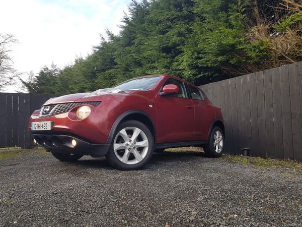 Nissan Juke SUV, Petrol, 2012, Red