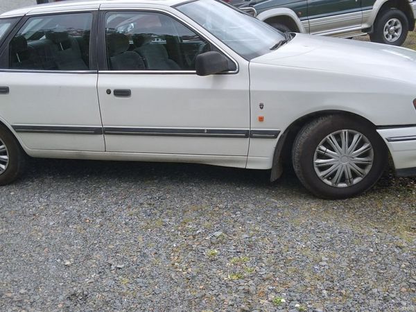 Ford Granada Hatchback, Petrol, 1986, White