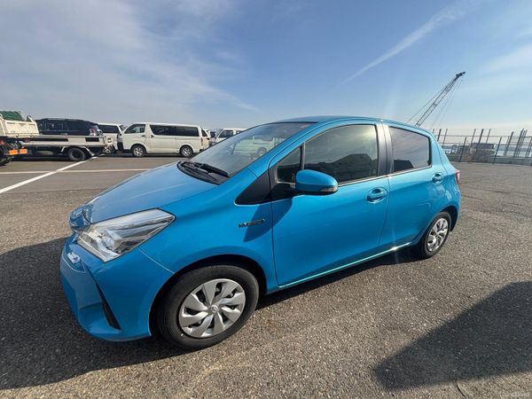 Toyota Vitz Hatchback, Petrol Hybrid, 2017, Blue