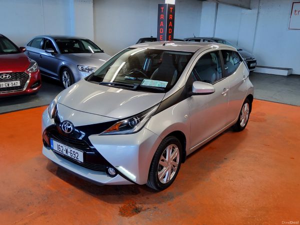 Toyota Aygo Hatchback, Petrol, 2016, Silver