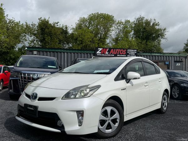 Toyota Prius Hatchback, Petrol Hybrid, 2015, White