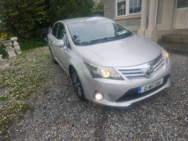 Toyota Avensis Saloon, Diesel, 2012, Silver