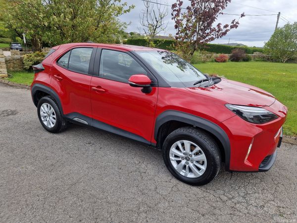 Toyota Yaris Cross Hatchback, Petrol Hybrid, 2025, Red