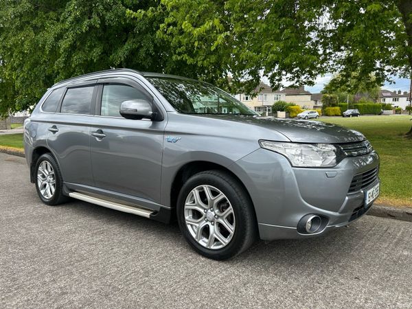 Mitsubishi Outlander SUV, Petrol Plug-in Hybrid, 2015, Grey