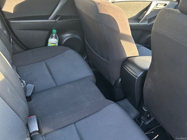 Mazda Mazda3 Saloon, Diesel, 2011, Grey
