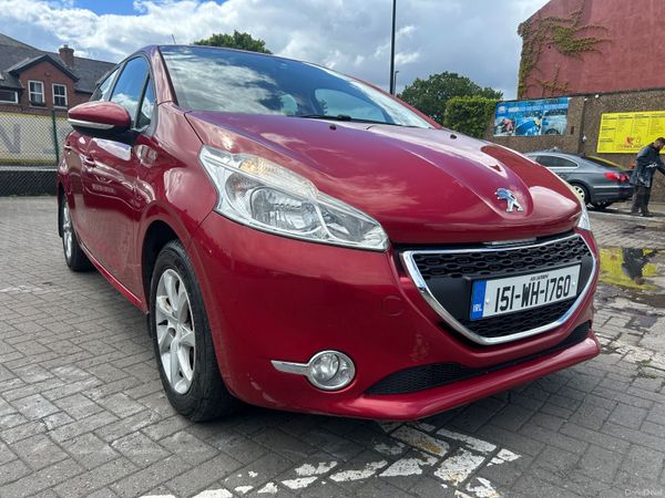 Peugeot 208 Hatchback, Diesel, 2015, Red