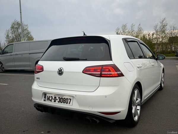 Volkswagen Golf Hatchback, Petrol, 2014, White