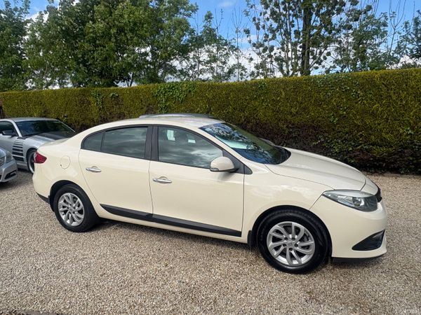 Renault Fluence Saloon, Diesel, 2013, Yellow