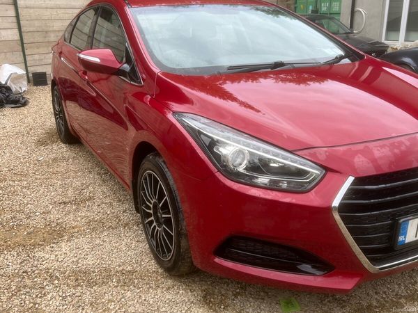 Hyundai i40 Saloon, Diesel, 2016, Red