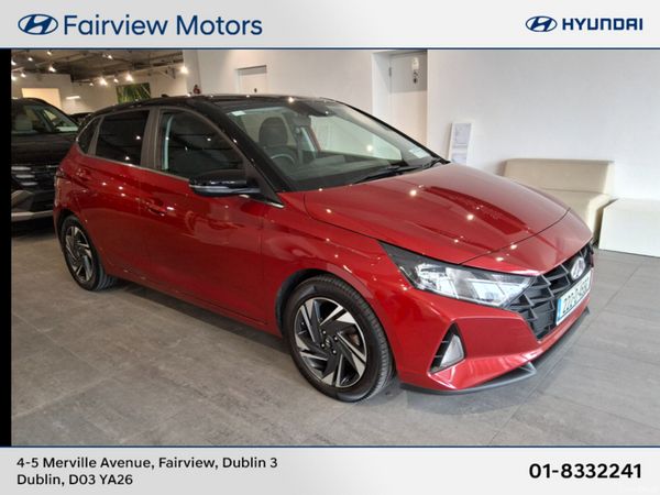 Hyundai i20 Hatchback, Petrol, 2022, Red
