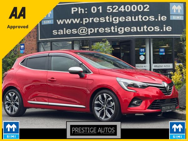 Renault Clio Hatchback, Petrol, 2021, Red