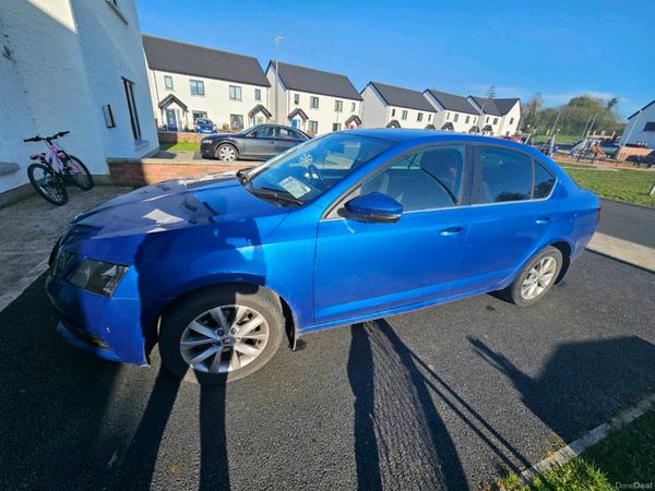 Skoda Octavia Saloon, Diesel, 2019, Blue