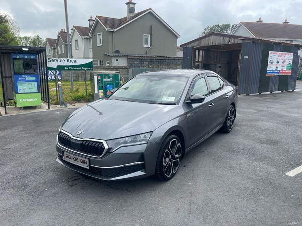 Skoda Octavia Saloon, Petrol, 2026, Grey