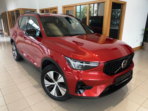 Volvo XC40 Estate, Petrol Plug-in Hybrid, 2023, Red