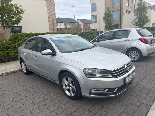Volkswagen Passat Saloon, Diesel, 2011, Silver
