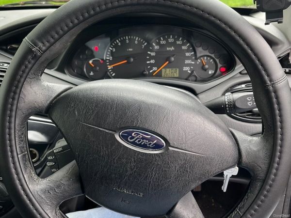 Ford Focus Saloon, Petrol, 2004, Black