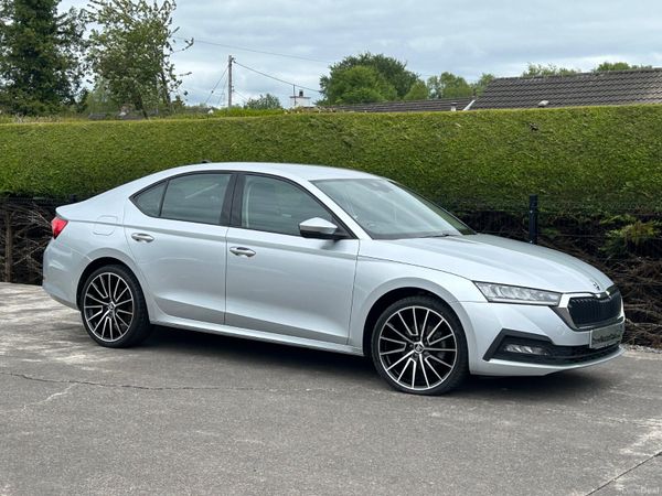 Skoda Octavia Hatchback, Petrol, 2022, Silver
