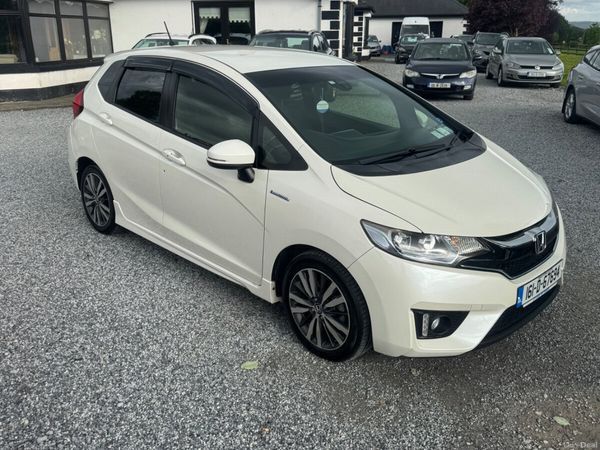 Honda Fit Hatchback, Petrol Hybrid, 2016, White