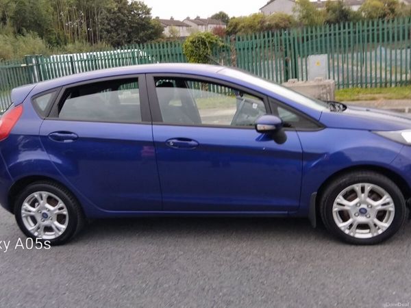 Ford Fiesta Hatchback, Petrol, 2017, Blue