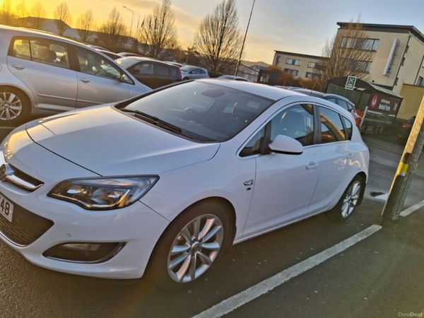 Vauxhall Astra Hatchback, Diesel, 2014, White