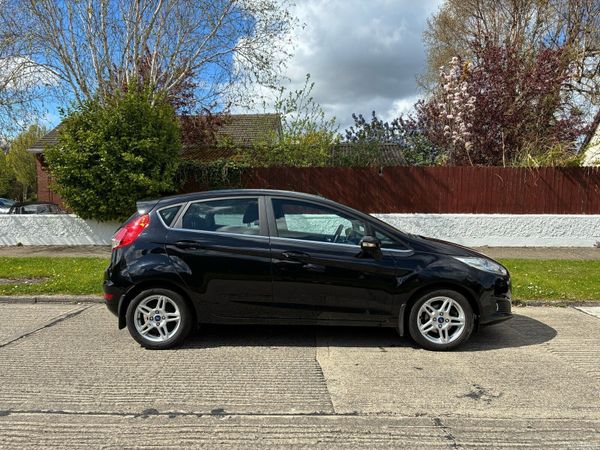 Ford Fiesta Hatchback, Petrol, 2015, Black