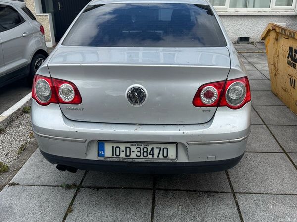 Volkswagen Passat Saloon, Diesel, 2010, Silver