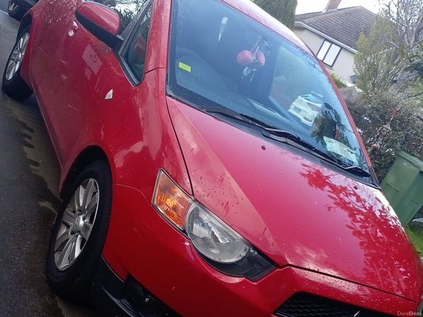 Mitsubishi Colt MPV, Petrol, 2012, Red