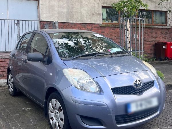 Toyota Yaris Hatchback, Petrol, 2011, Blue
