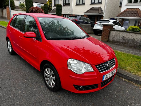 Volkswagen Polo Hatchback, Petrol, 2007, Red