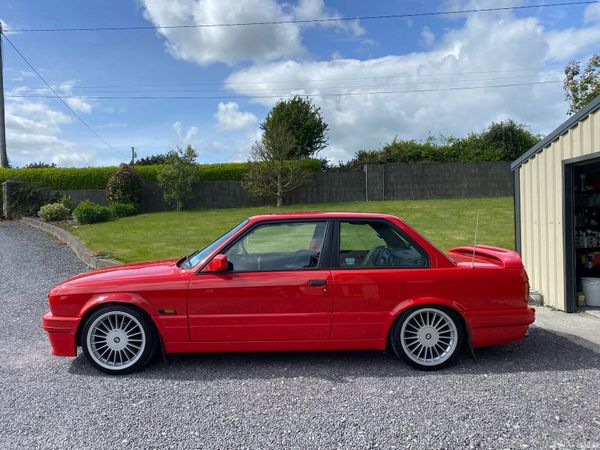 BMW 3-Series Coupe, Petrol, 1991, Red