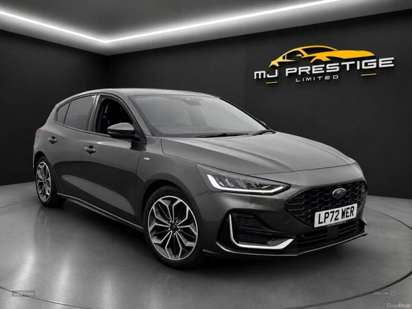 Ford Focus Hatchback, Diesel, 2023, Grey