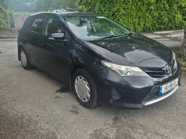 Toyota Auris Hatchback, Diesel, 2014, Black