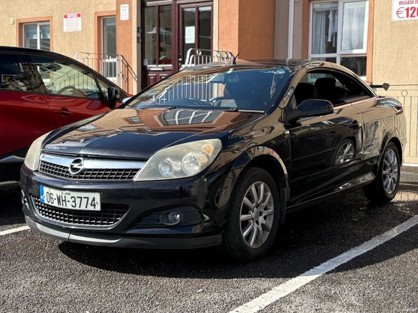 Renault Fluence Saloon, Diesel, 2011, Silver