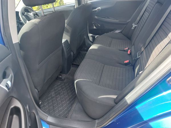 Toyota Corolla Saloon, Diesel, 2012, Blue