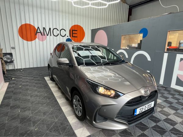 Toyota Yaris Hatchback, Petrol, 2022, Silver