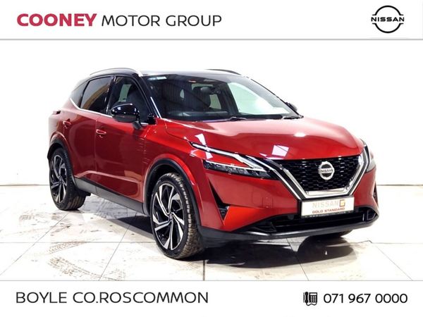 Nissan Qashqai MPV, Petrol, 2022, Red