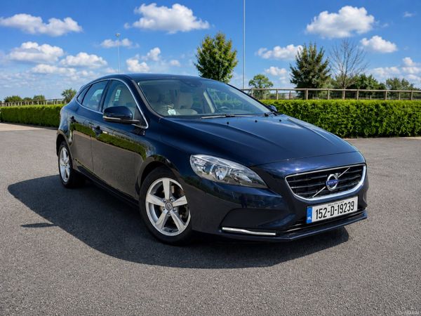 Volvo V40 Hatchback, Diesel, 2015, Blue
