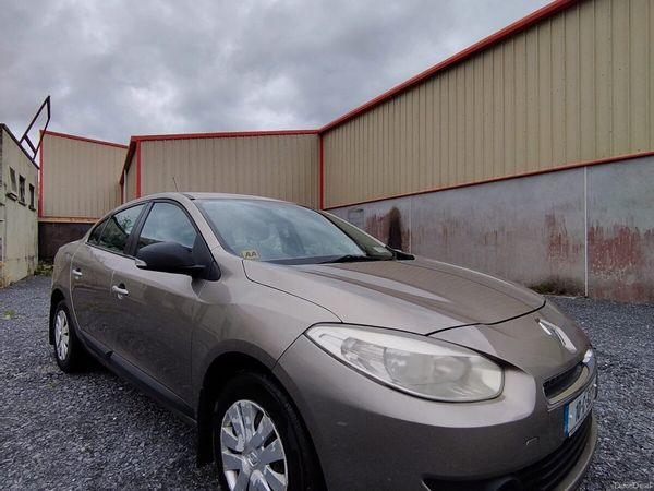 Renault Fluence Saloon, Diesel, 2010, Gold