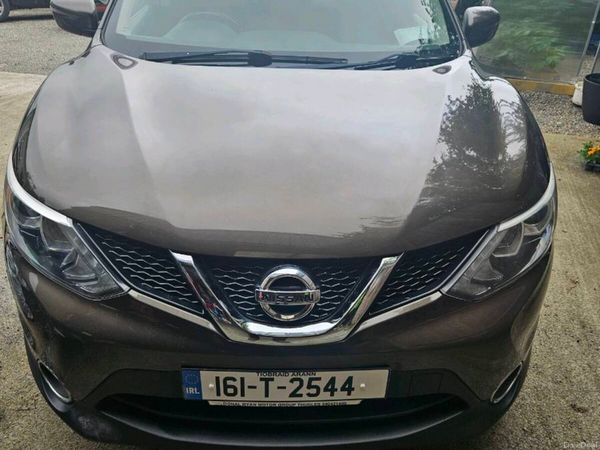 Nissan Qashqai Hatchback, Diesel, 2016, Brown