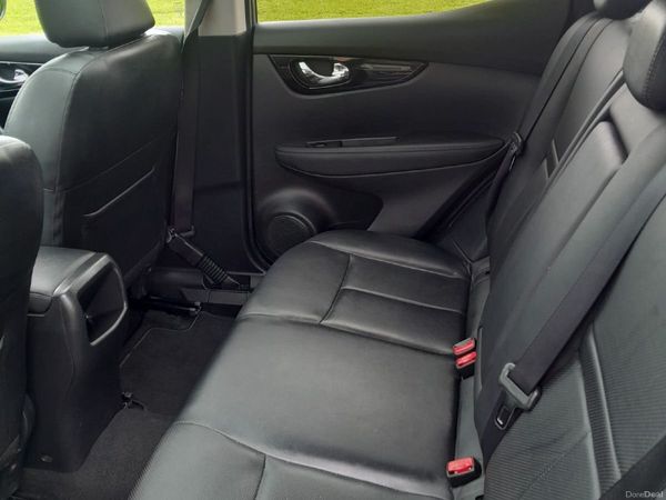 Nissan Qashqai SUV, Petrol, 2017, Grey