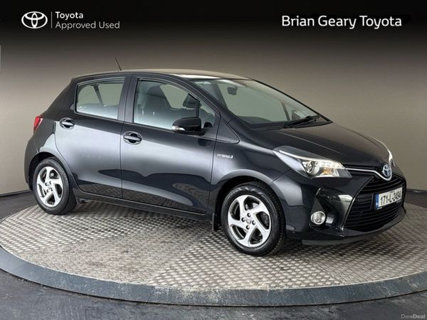 Toyota Yaris Hatchback, Petrol Hybrid, 2017, Black