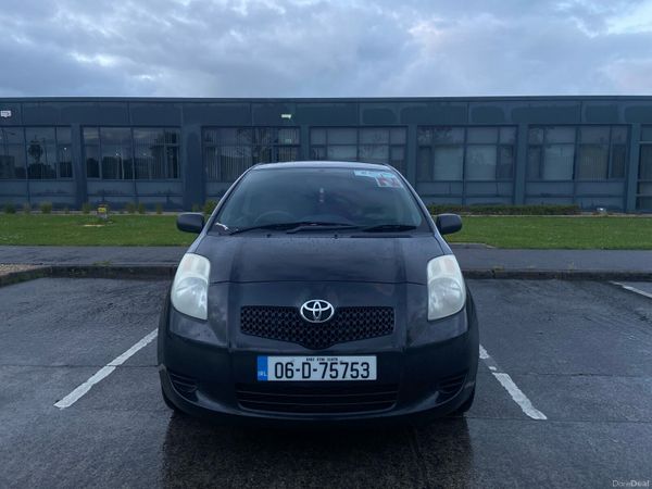 Toyota Yaris Hatchback, Petrol, 2006, Black
