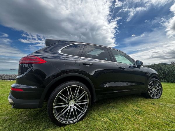 Porsche Cayenne SUV, Diesel, 2015, Black