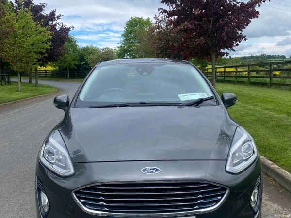 Ford Fiesta Hatchback, Petrol, 2018, Grey