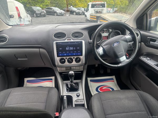 Ford Focus Hatchback, Diesel, 2010, Silver