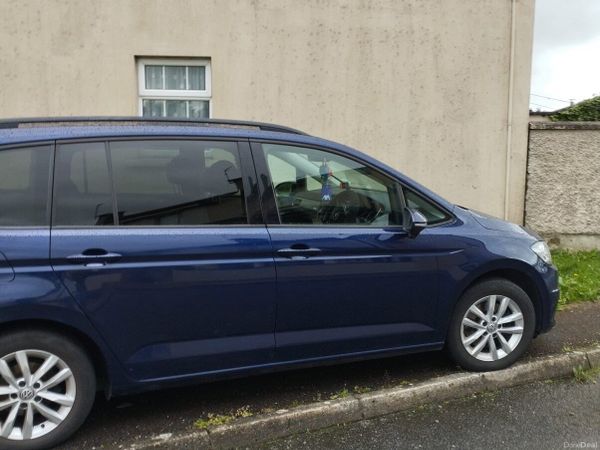 Volkswagen Touran MPV, Diesel, 2019, Blue