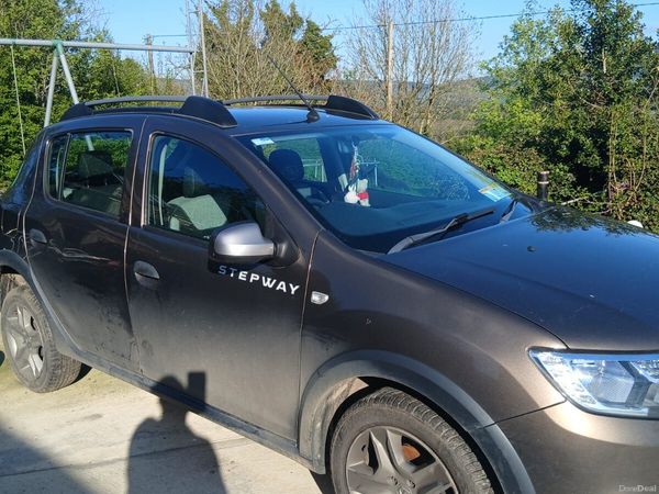 Dacia Sandero Stepway Hatchback, Diesel, 2017, Brown